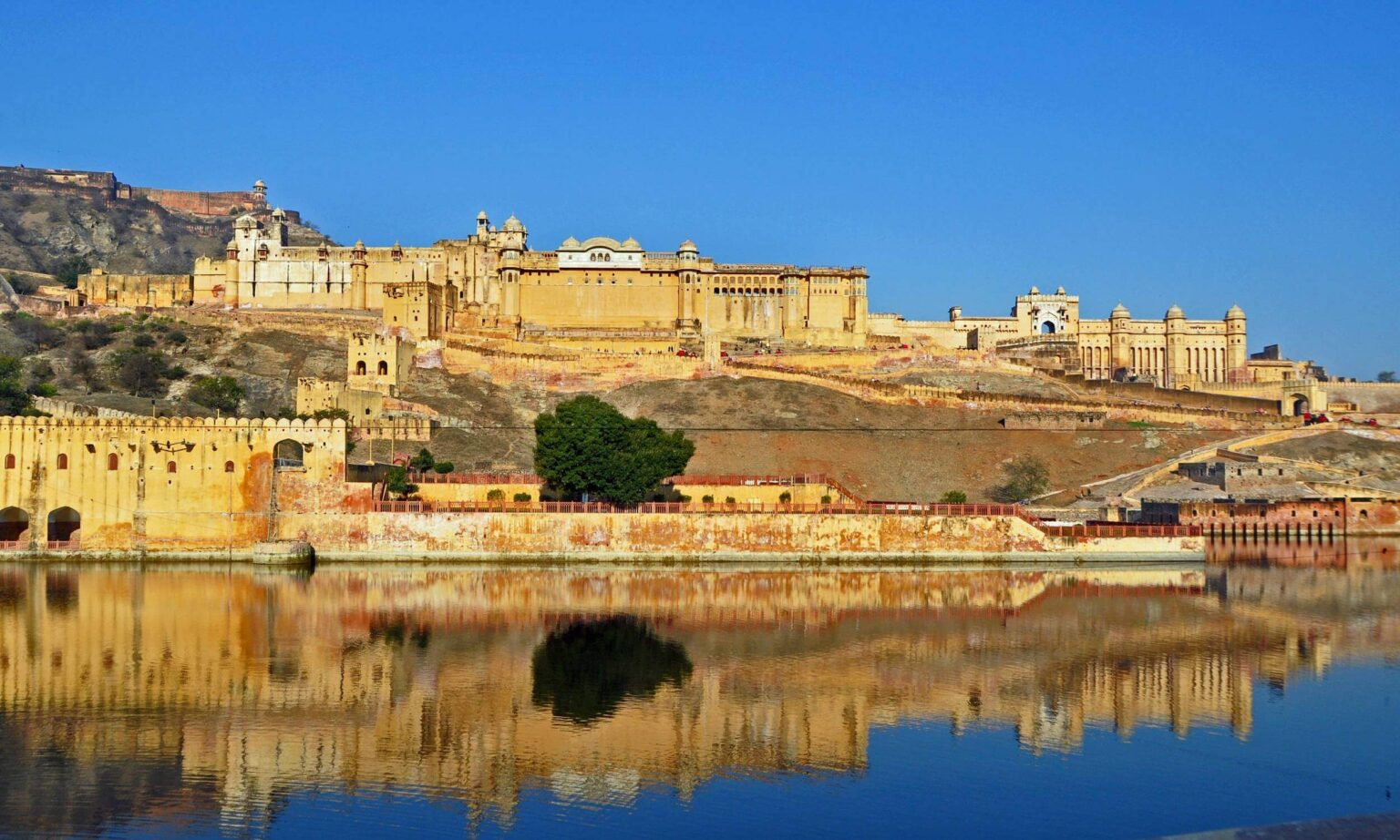 Discover the Enchanting Beauty of Rajasthan - Maharana Cab